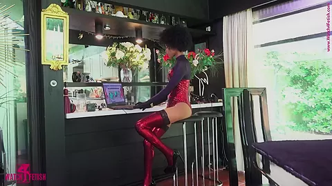 Preparation For The Evening Show - Watch4Fetish