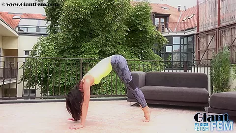 Yoga Queen - Watch4Fetish
