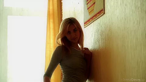 Red Stockings - Abril C - EternalDesire