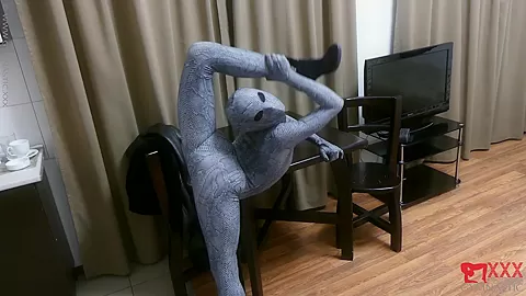 Spandex Lady After Work - Watch4Fetish