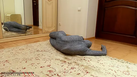 Flexi Girl In Spandex - Watch4Fetish