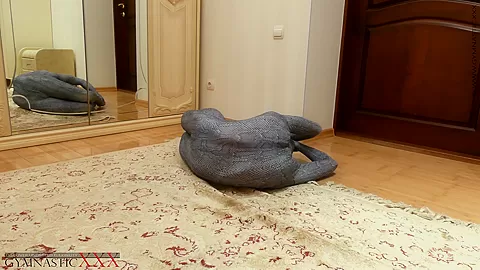 Flexi Girl In Spandex - Watch4Fetish