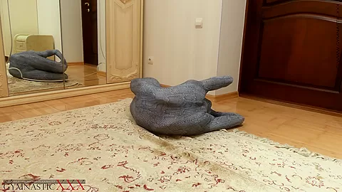 Flexi Girl In Spandex - Watch4Fetish