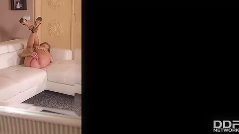 Deep into Her Pink - PornWorld