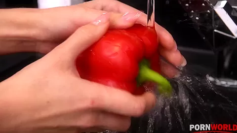 Daily Deepthroat Fill - PornWorld