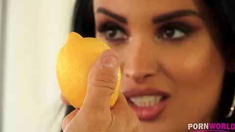 Curvy Sex Goddess Craves Hardcore - PornWorld