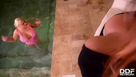 Curvy Busty Pool Vixens - PornWorld