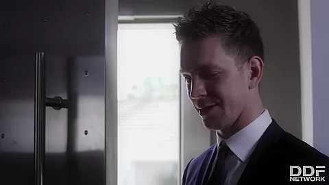 Call Boy Makes Her Squirt - PornWorld