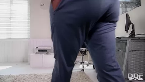 Anal Fuck During Office Hours - PornWorld
