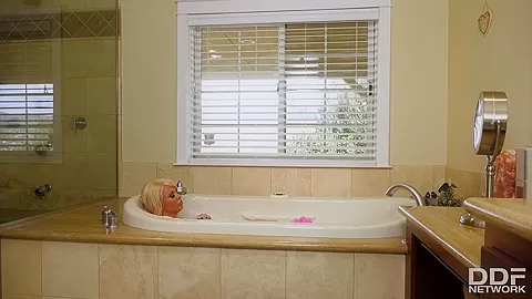 Always At Her XXX Service - PornWorld