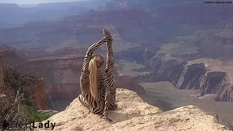 Contortion Performance On Grand Canyon - Watch4Fetish