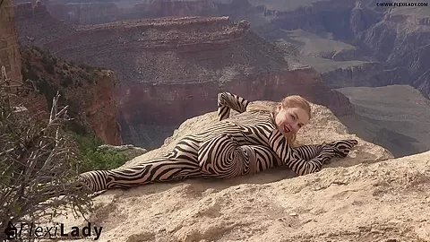 Contortion Performance On Grand Canyon - Watch4Fetish