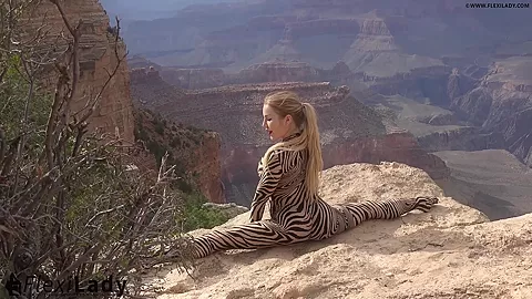 Contortion Performance On Grand Canyon - Watch4Fetish