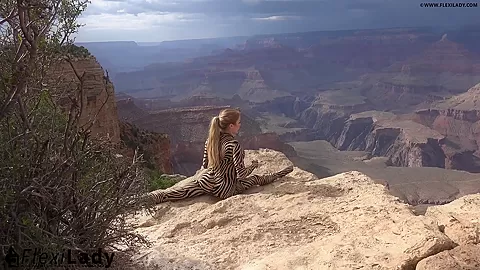 Contortion Performance On Grand Canyon - Watch4Fetish