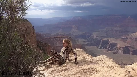 Contortion Performance On Grand Canyon - Watch4Fetish