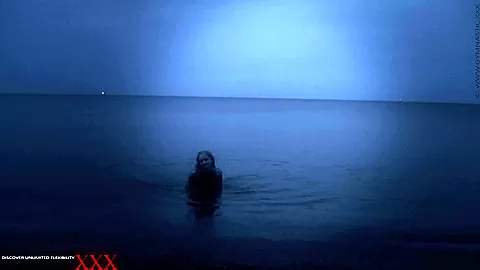 Flexible At Night On The Beach - Watch4Fetish
