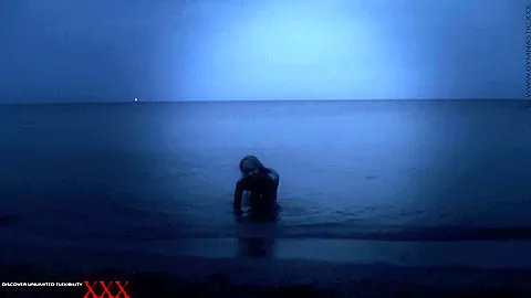 Flexible At Night On The Beach - Watch4Fetish
