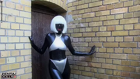 Visiting The Public - Watch4Fetish