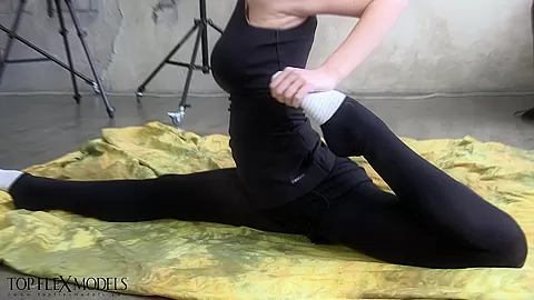 Stretching Exercises Of A Ballerina - Watch4Fetish