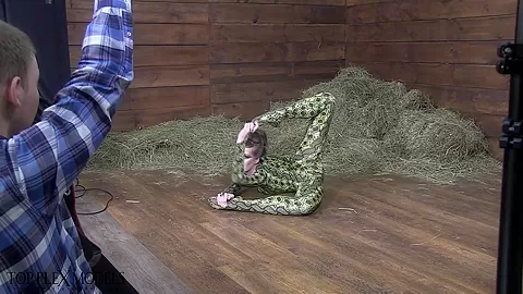 Flexible Spandex Beauty - Watch4Fetish