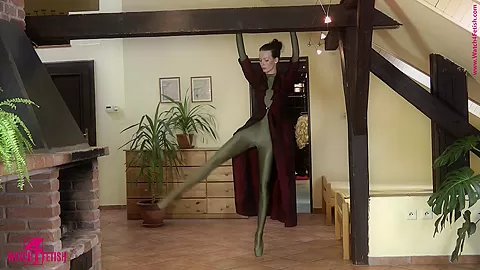 Ballet In A Green Catsuit - Watch4Fetish