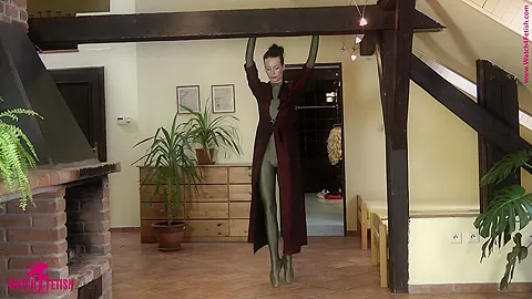 Ballet In A Green Catsuit - Watch4Fetish