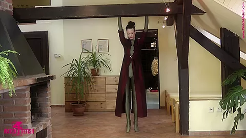 Ballet In A Green Catsuit - Watch4Fetish