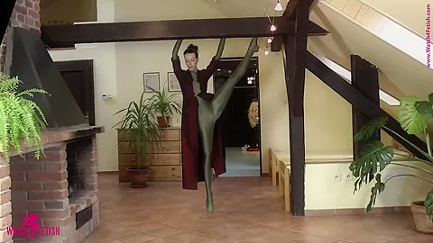 Ballet In A Green Catsuit - Watch4Fetish