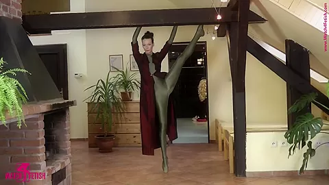 Ballet In A Green Catsuit - Watch4Fetish