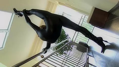 Rubber Girl In Rubber Suit - Watch4Fetish
