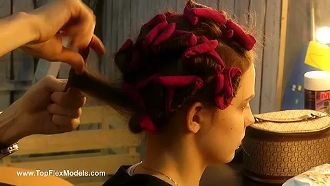 Makeup For A Contortionist - Watch4Fetish