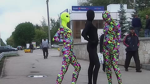 Day In The City In Spandex - Watch4Fetish