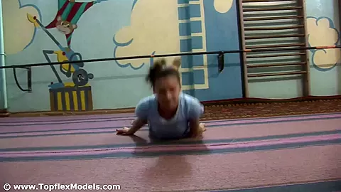 Flexible Russana - Watch4Fetish