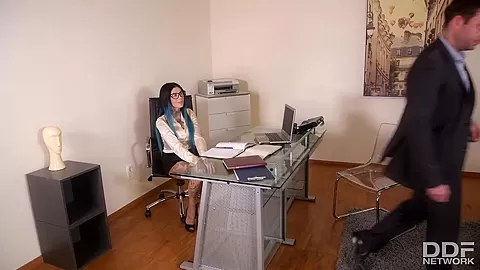 Kinky Office Fantasies - PornWorld