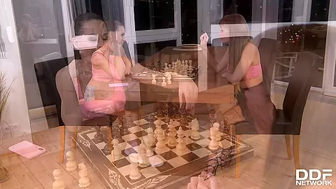Kinky Chess Cuties - PornWorld
