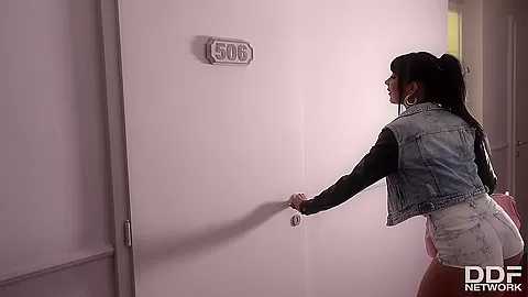 Interracial Escort Satisfaction - PornWorld