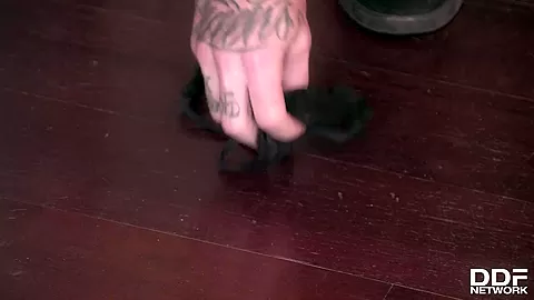 From Footjob to Blowjob - PornWorld