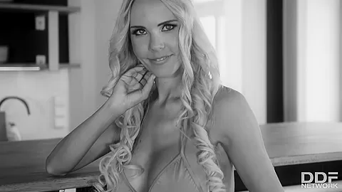 Fingering Fantasies - PornWorld
