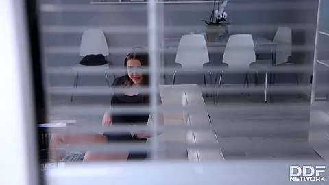 Executive Pussy Privilege - PornWorld
