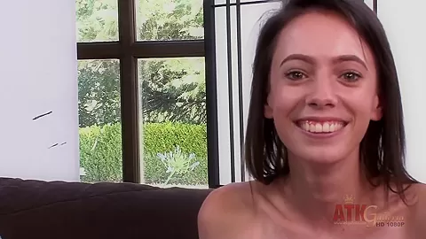 Aria working her clit