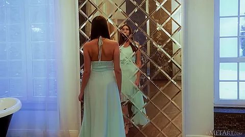 Reflection in the Mirror - Valeri An - Met-Art