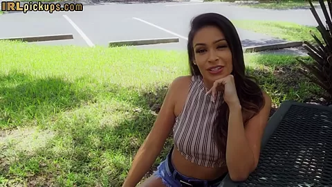 Bigbooty and big boobed POV babe in pickup casting sex