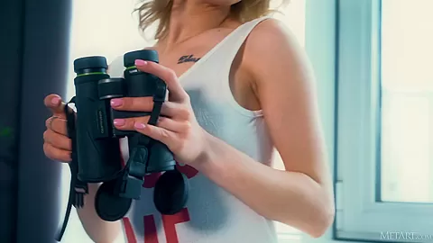 Binoculars - Eva Tali - Met-Art