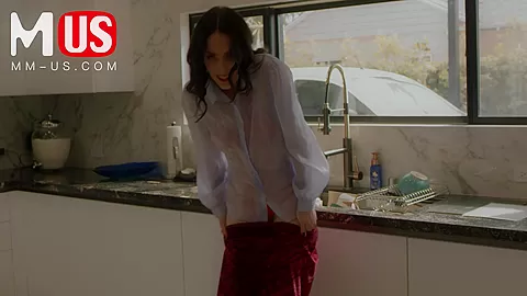 Hot Real Estate Agent Is Super Horny For Client