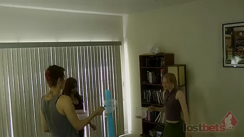 Strip Elefino with Mika Sammy and Julie