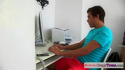 Cumswapping stepmom and teen 18+ share dick