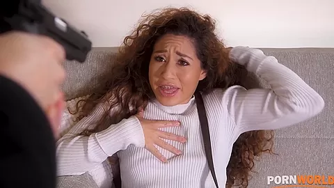 Sucking Her Smuggler - PornWorld
