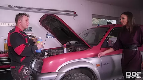 Servicing His Tool - PornWorld