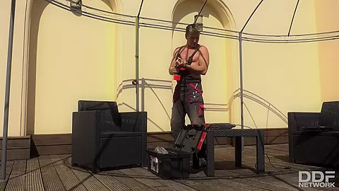 Rooftop Blowjob - PornWorld