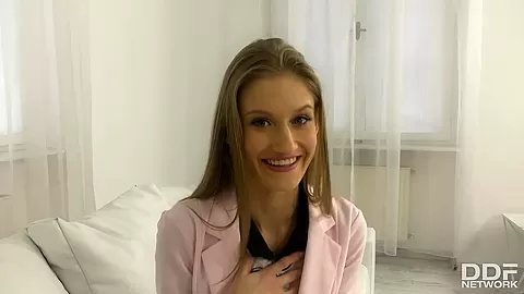 Pussy Licking At The Office - PornWorld